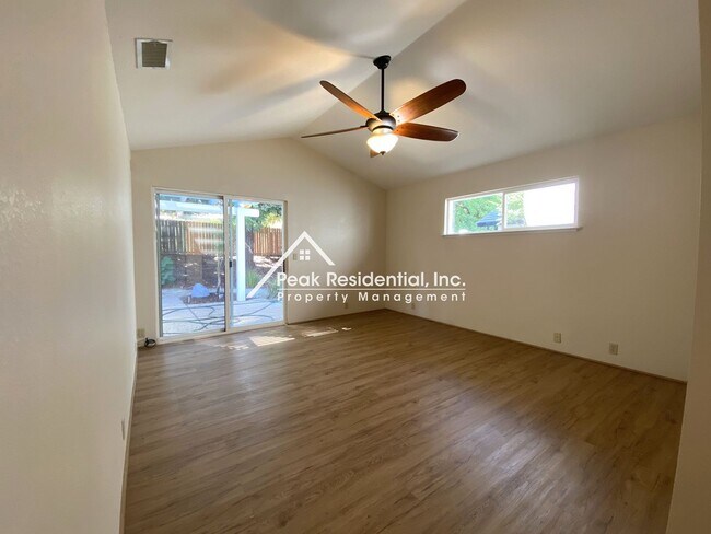 Building Photo - Spacious 3bd/2ba Auburn Home With Bonus Ro...