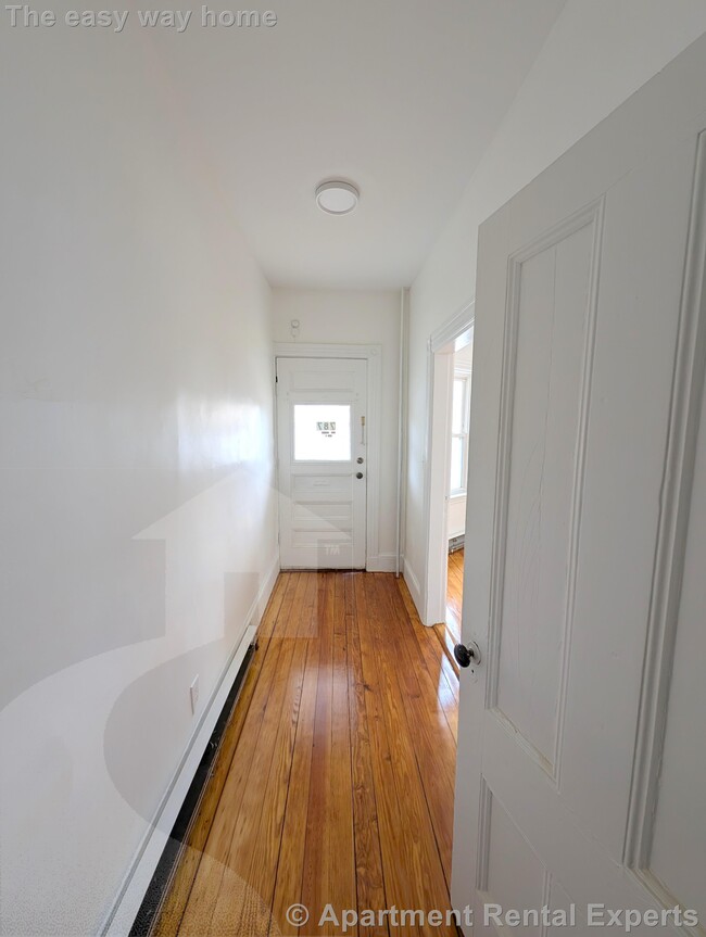 Building Photo - HUGE 2 bed - 2 min Porter Square Redline