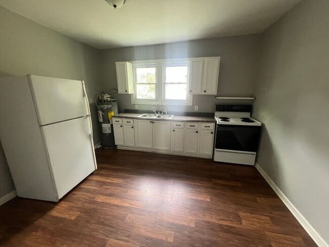 Building Photo - The 2 Bed 1 Bath Dream Home Of Greenville,SC