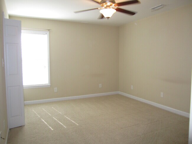 Building Photo - 1307 S Taylor St