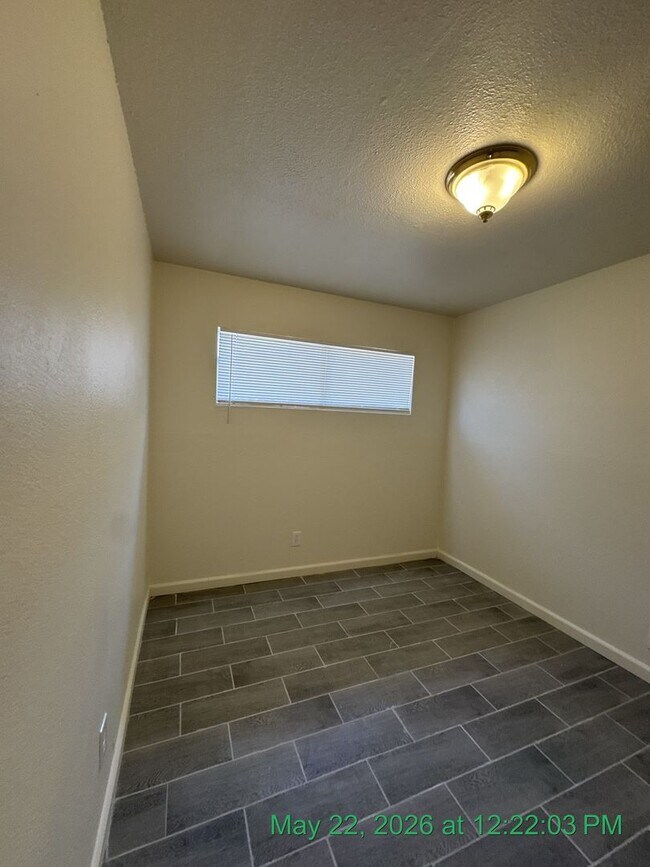 Building Photo - 3236