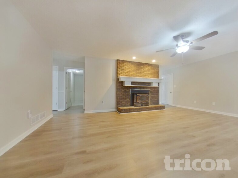 Building Photo - 5681 Lanny Dr