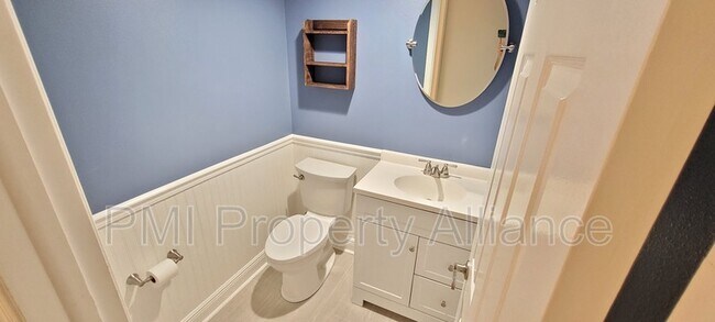 Building Photo - 2894 Donaldson Dr