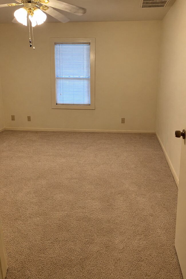 Building Photo - 4213 Avenue C