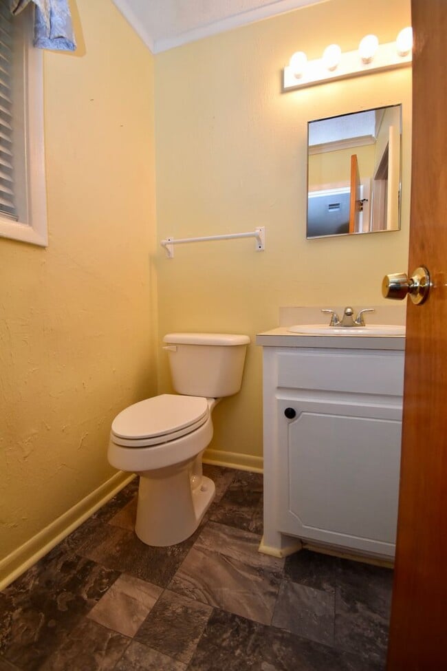 Building Photo - 4 Bedroom, 1.5 Bath Home in Ruston