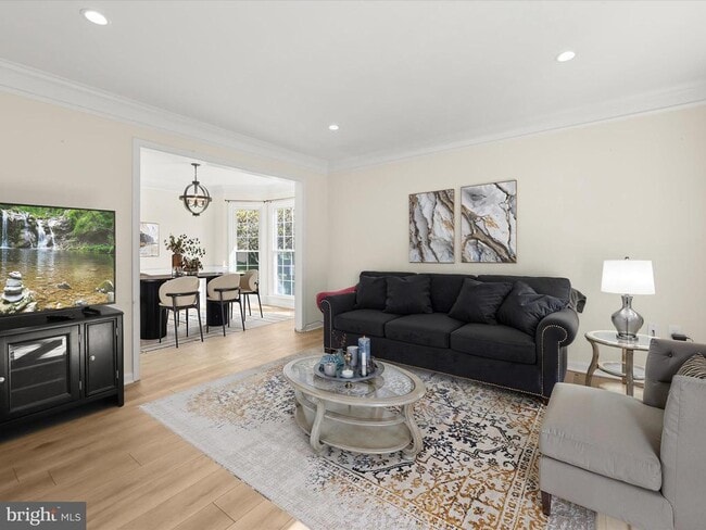 Building Photo - 8806 Admiral Dr