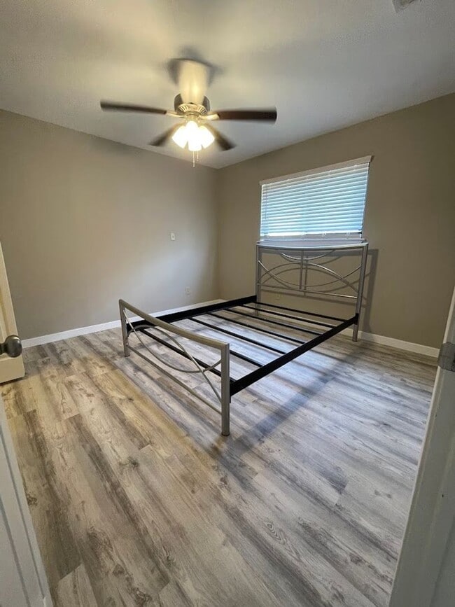 Building Photo - NEW ON MARKET