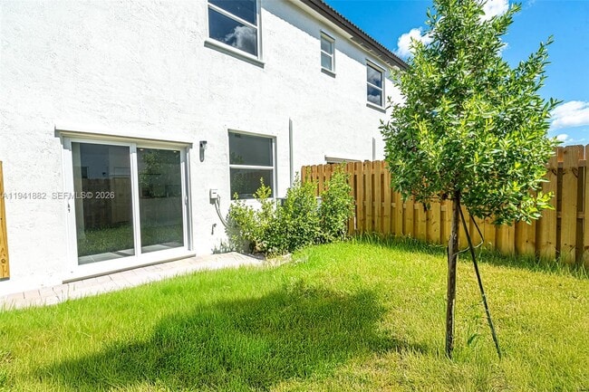 Building Photo - 2646 SE 27th Dr