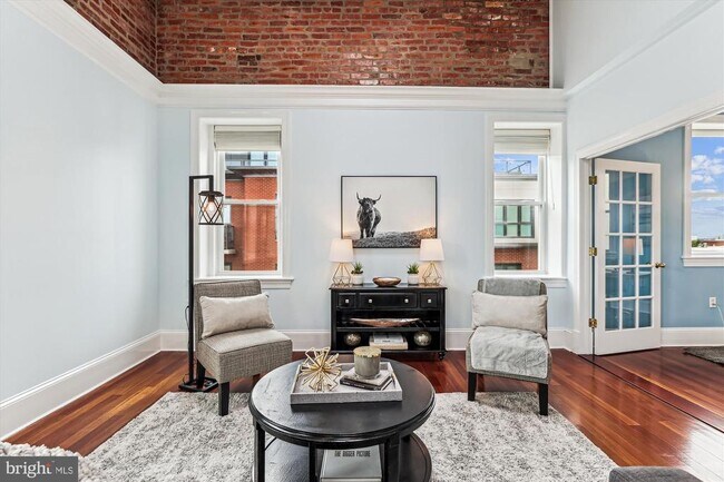 Building Photo - 1324 Euclid St NW