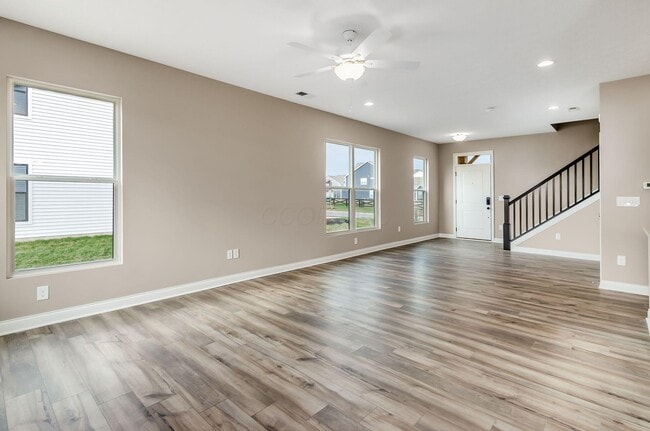 Building Photo - 5494 Dutch Ln