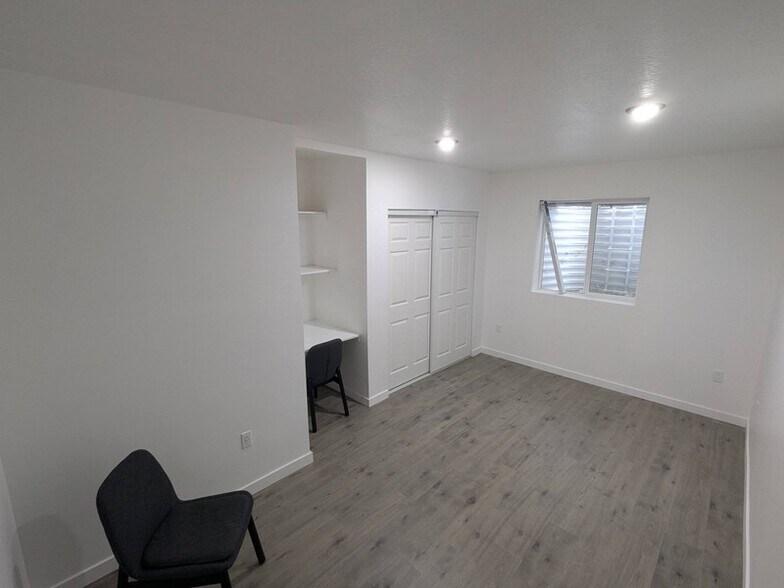 Building Photo - 5092 N Damper Dr