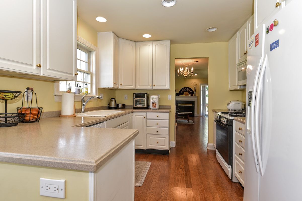 Building Photo - 66 Pheasant Run