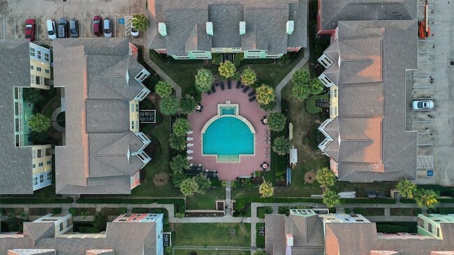 Building Photo - 7000 Seawall Blvd