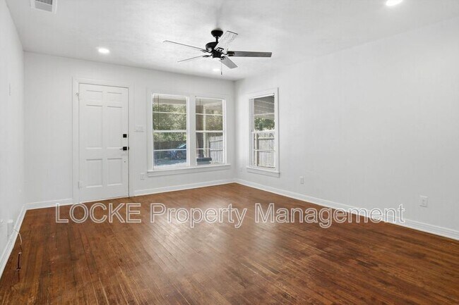 Building Photo - 410 McCarty St