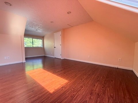 Building Photo - 16725 SE Naegeli Dr