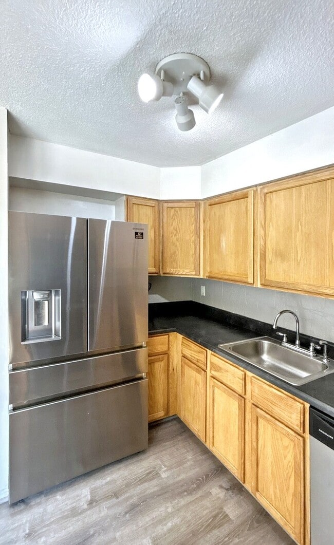 Building Photo - 1278 Roth Hill Dr