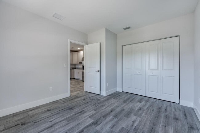 Building Photo - 1119 Osceola Dr