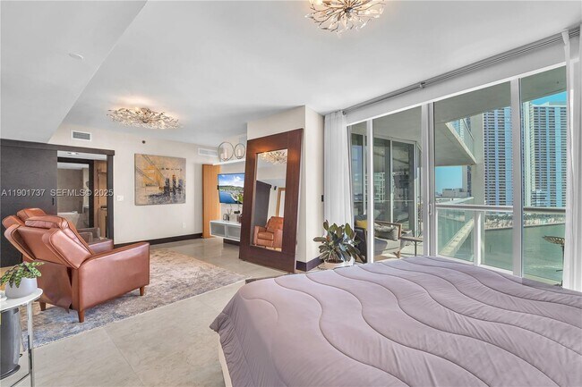 Building Photo - 465 Brickell Ave