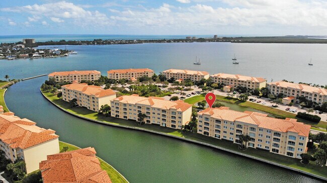 Building Photo - 17 Harbour Isle Dr W