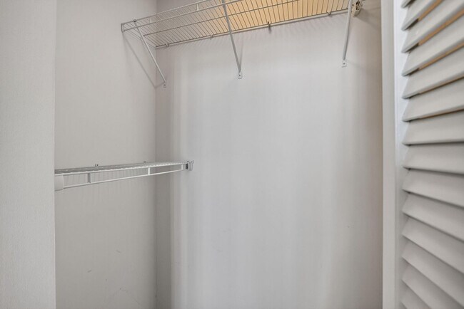 Building Photo - 3020 NE 32nd Ave