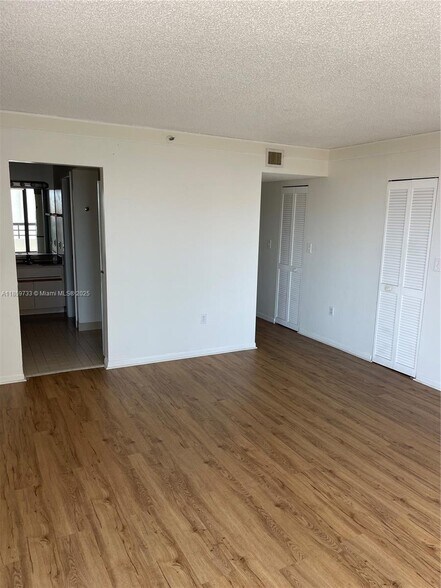Building Photo - 720 Coral Way