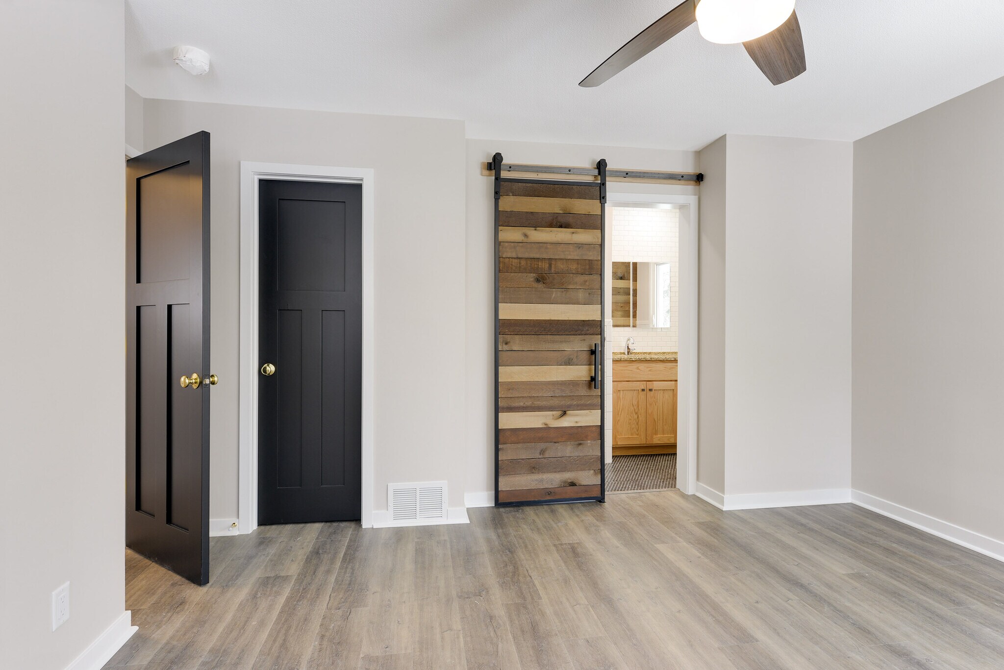 Building Photo - 1943 Regent Ave N