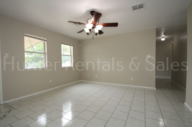 Building Photo - Live Large in Killeen – 5 Bedrooms, Big Va...
