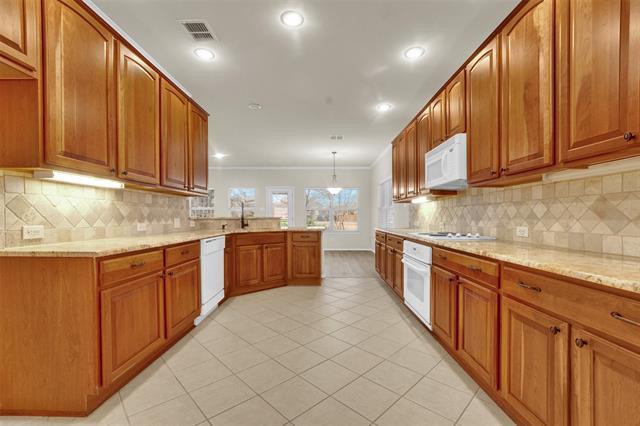 Building Photo - 8327 Robertson Dr