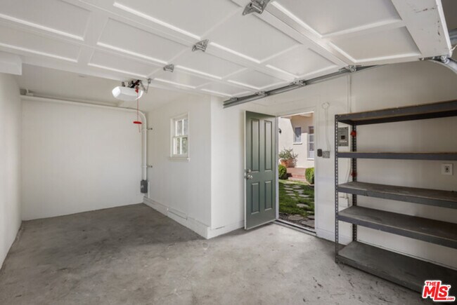 Building Photo - 8664 W Olympic Blvd