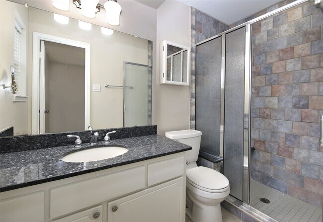 Building Photo - 2315 Eaglerock Dr