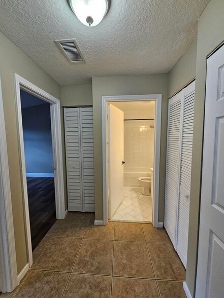 Building Photo - 3490 Briar Bay Blvd