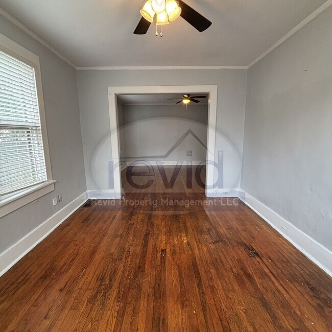 Building Photo - Move In Special! First Month Free!