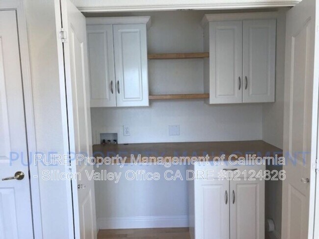 Building Photo - 587 Skypark Dr