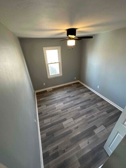 Building Photo - 716 Glenshire Dr