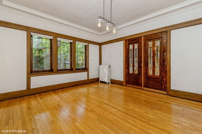 Building Photo - 5656 S Dorchester Ave
