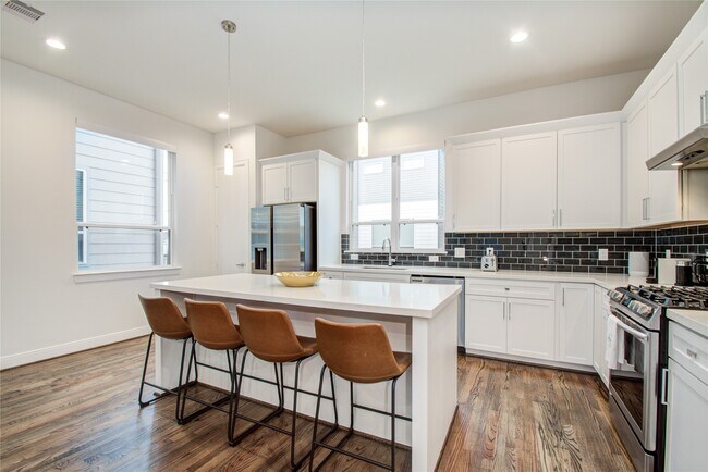 Building Photo - 2717 Eado Grove Ln