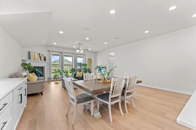 Building Photo - 21215 Palm Arbor Dr
