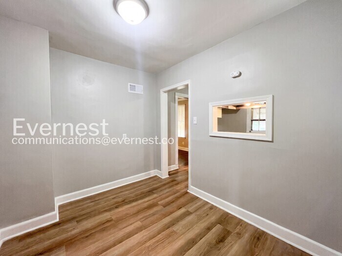 Building Photo - 905 Parkhaven Ln