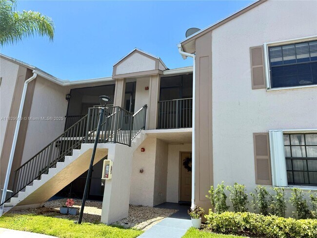Building Photo - 1044 S Independence Dr