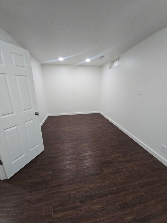Building Photo - 1 bedroom 1 bath