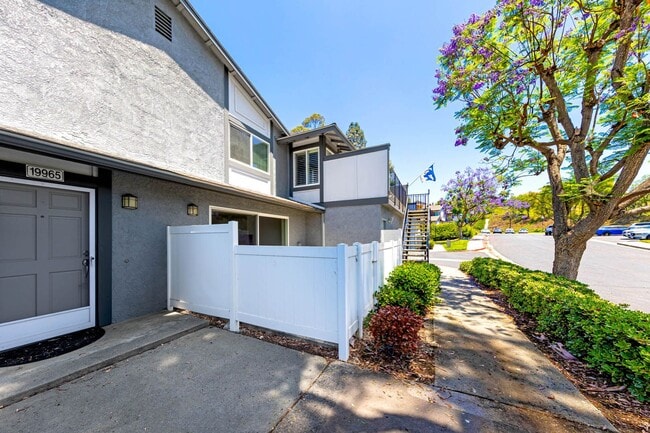 Building Photo - Largest floor plan offered in Fairmont Hill