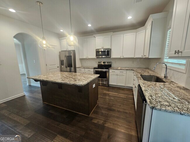 Building Photo - 16 Saint Georges Pl