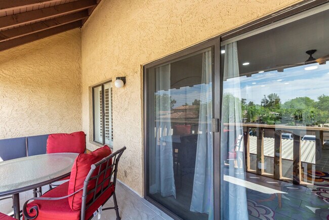 Building Photo - 8649 E Royal Palm Rd