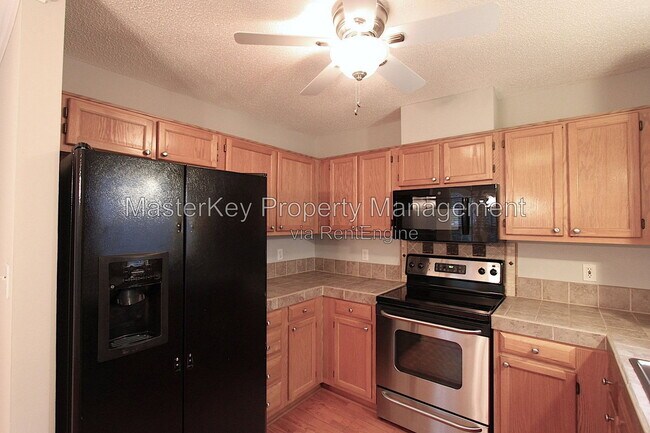 Building Photo - 309 Hallwood Ct