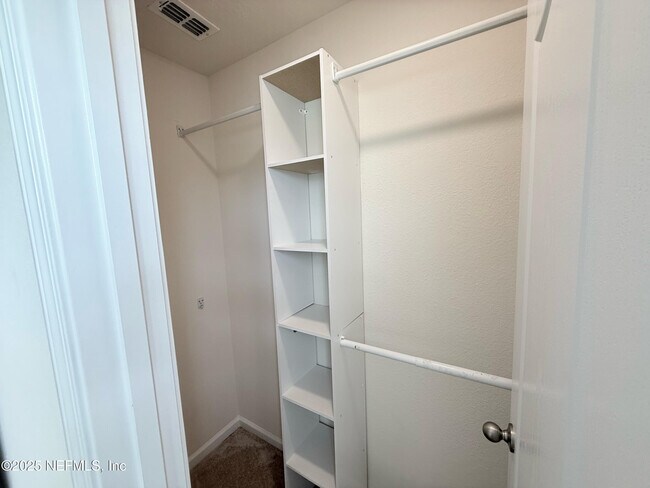 Building Photo - 523 Spanish Oaks Way
