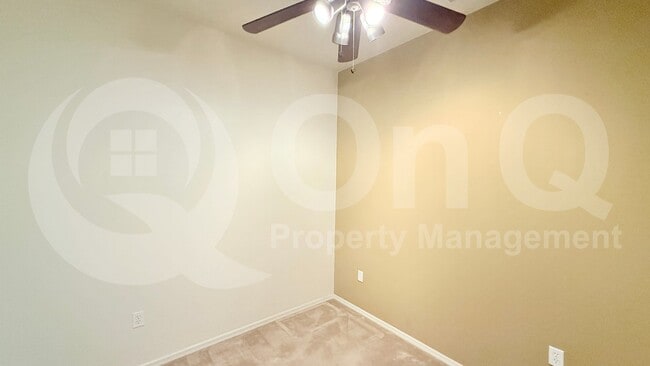 Building Photo - 2222 E Huntington Dr