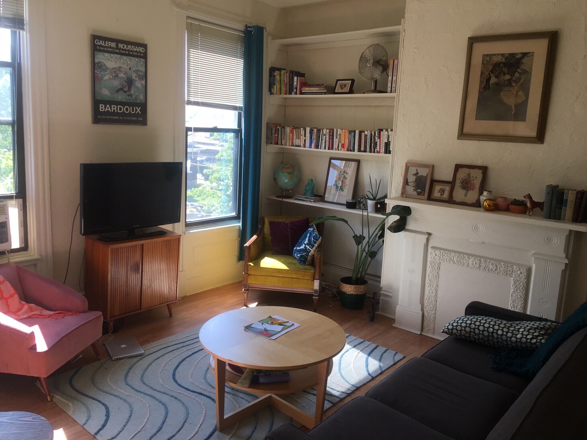 Building Photo - 434 S Pacific Ave