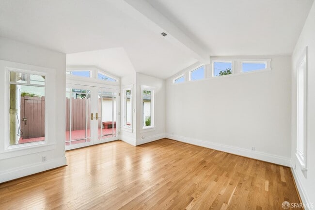 Building Photo - 420 Miramar Ave