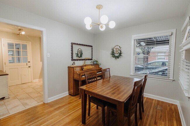 Building Photo - 4960 Hummingbird Ln