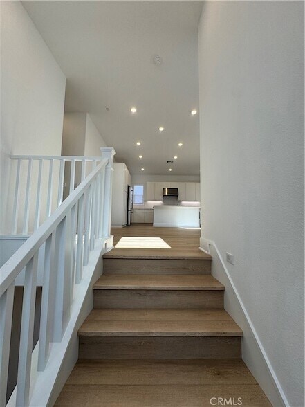 Building Photo - 436 Loon
